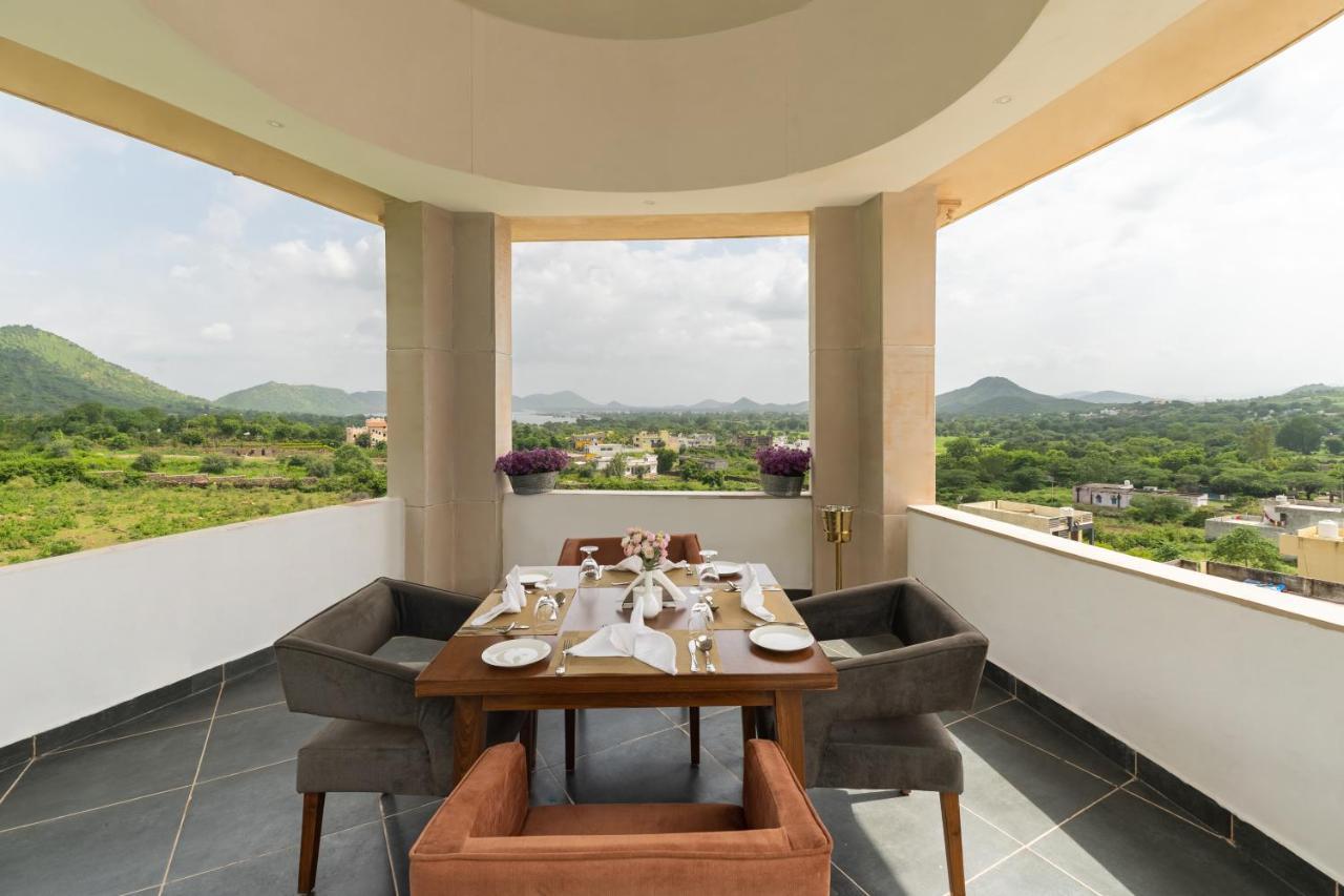 Hotel Traavista Aravali Mahal Udaipur Exterior foto