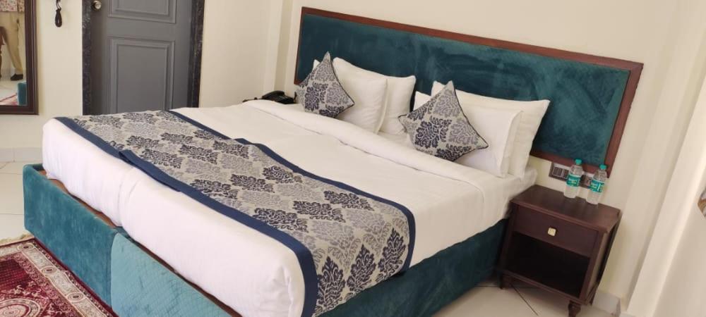 Hotel Traavista Aravali Mahal Udaipur Exterior foto