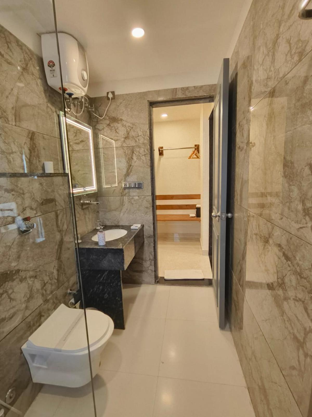 Hotel Traavista Aravali Mahal Udaipur Exterior foto